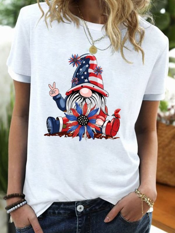 Women's patriotic gnome 4th of July Casual Crew Neck T-Shirt